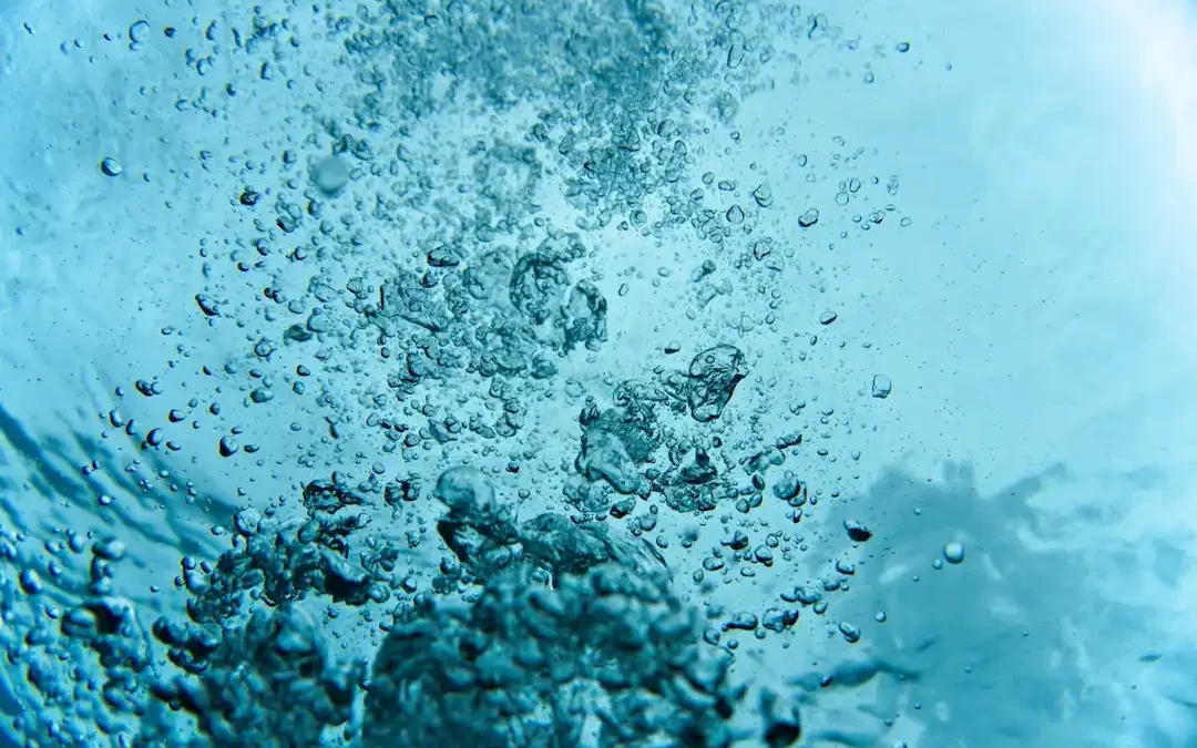 Underwater picture of salt water pools.
