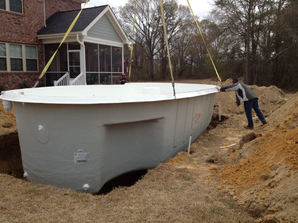 Setting the Floor and Leveling the Pool