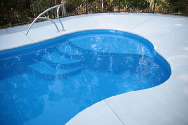 iSeries fiberglass swimming pool
