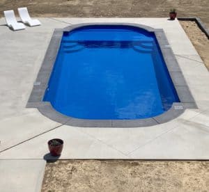 L fiberglass pool