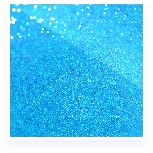 Picture of a fiberglass pool color in Maldives Blue gelcoat.