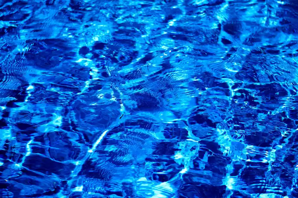 Picture of blue water for the article about saltwater swimming pools.