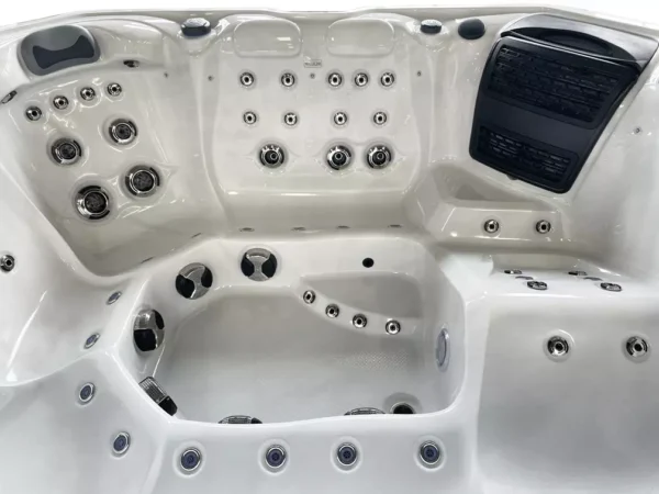 Maximus hot tub for sale interior jets and footwell
