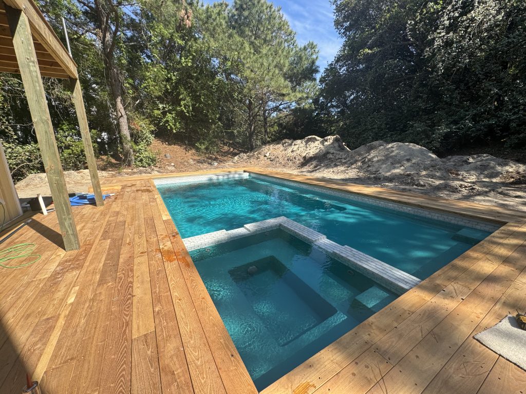 Photo of a finished Aviva Pool in Intrigue 30.